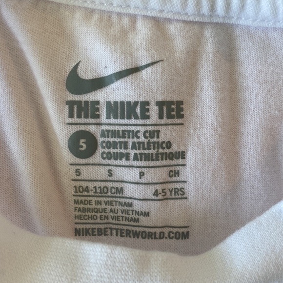 Nike T-shirt 4 to 5 years and short 5 years for boys - Picture 7 of 7